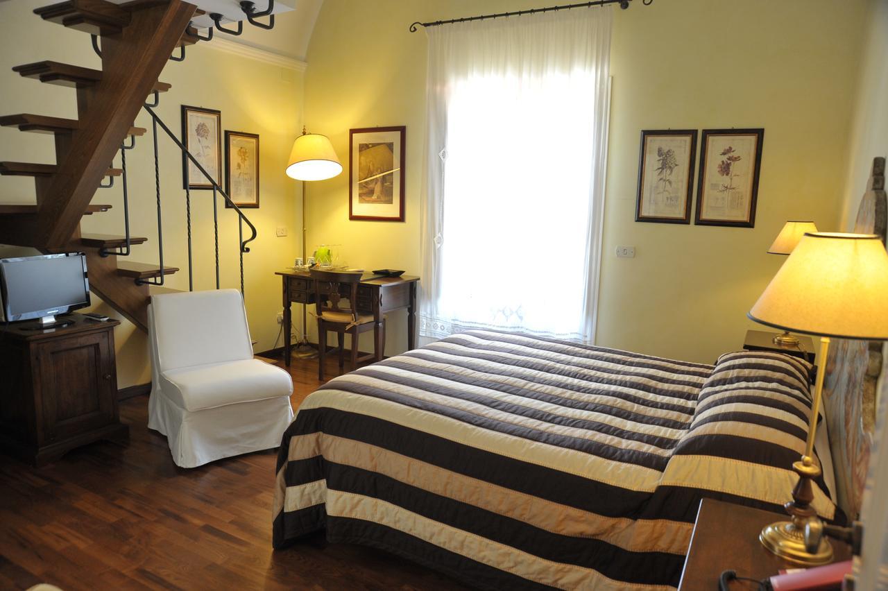 Relais Casabella Guest House มาร์ตินาฟรังกา ภายนอก รูปภาพ